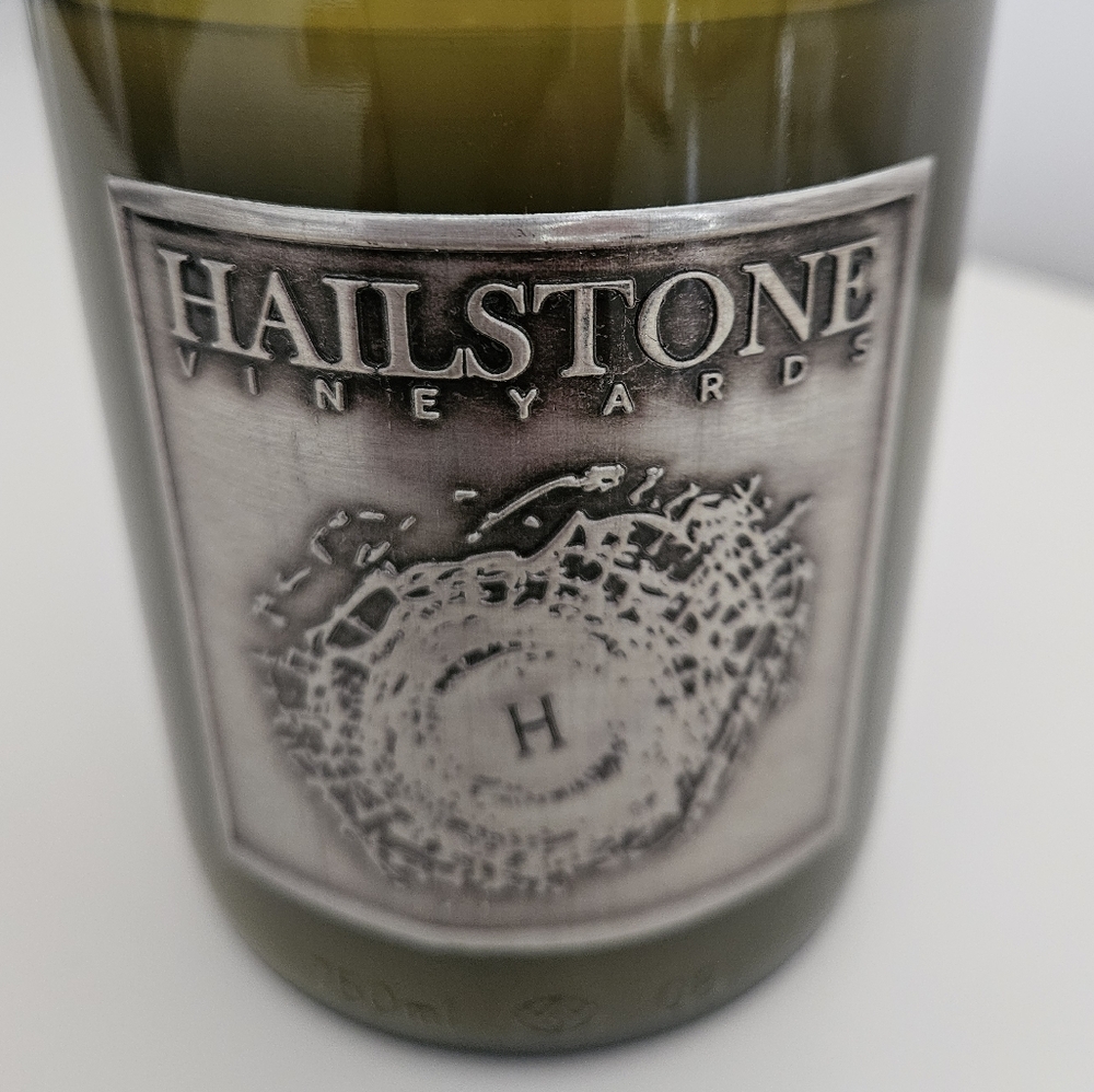 NWOT HAILSTORM VINEYARDS Napa Valley Wine Bottle Scented Soy Candle | SZ 3.5"W - Picture 2 of 6